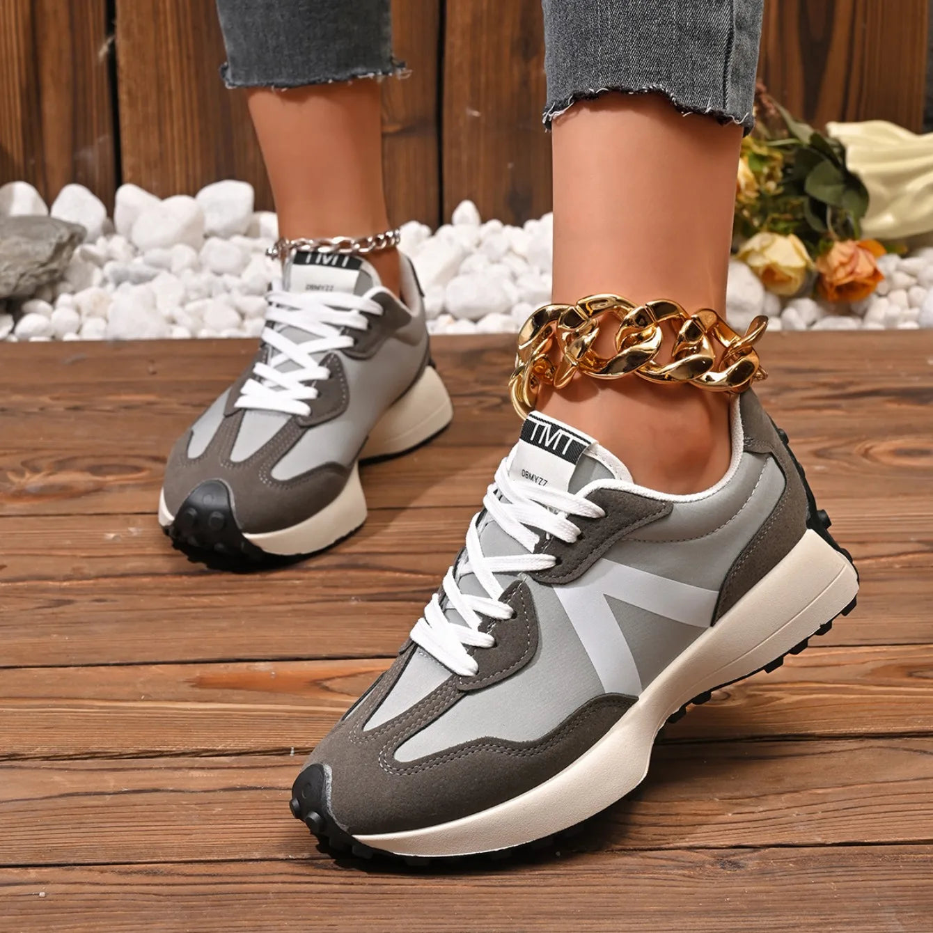 Women Sneakers 2025 New Casual Versatile Thick-soled Running Sneakers Women Fashionable High-quality Luxury Lace-up Shoes Women