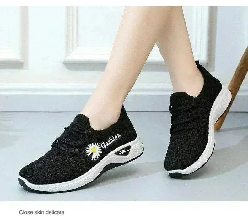 Women's Sneakers 2025 New Spring and Summer Fashion Versatile Soft Sole Lightweight Casual Running Shoes for Children