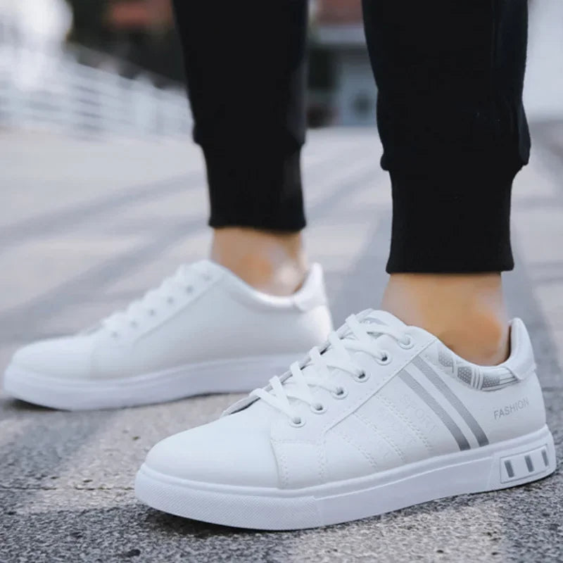 Men's Sneakers White Casual Shoes Lightweight Breathable Flats Fashion Lace-up Vulcanized Shoes Non Slip Outdoor Men Shoes Tenis