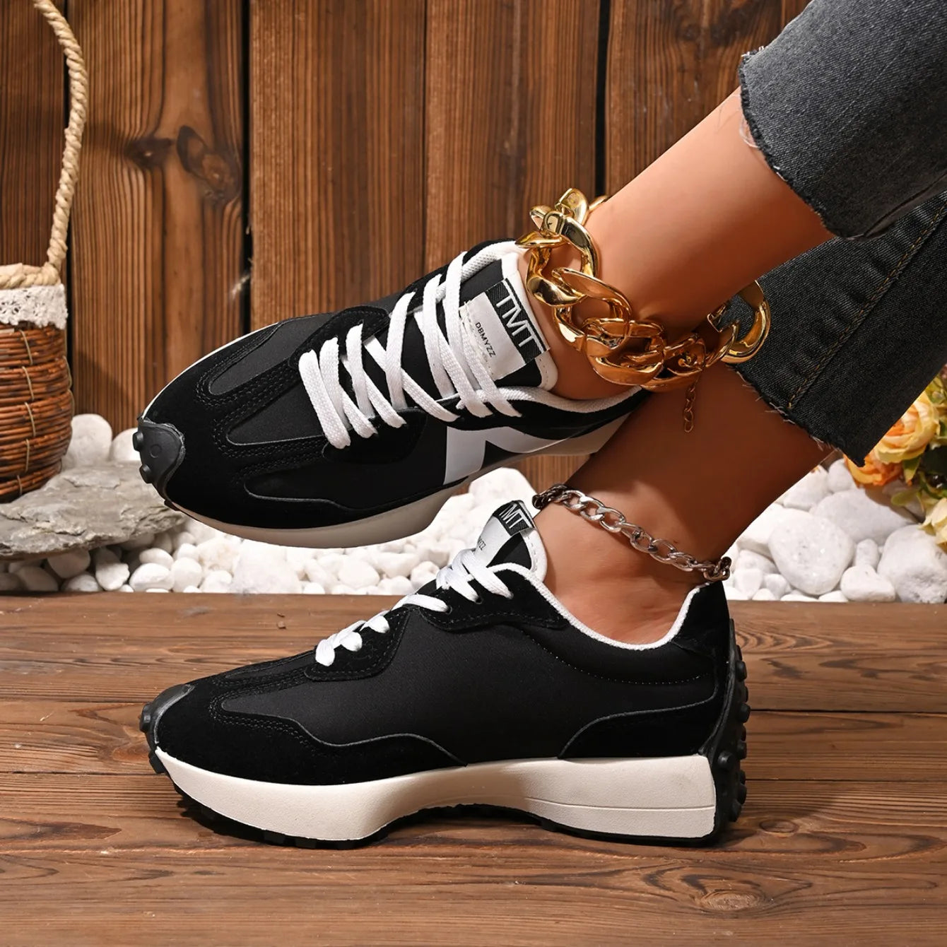 Women Sneakers 2025 New Casual Versatile Thick-soled Running Sneakers Women Fashionable High-quality Luxury Lace-up Shoes Women